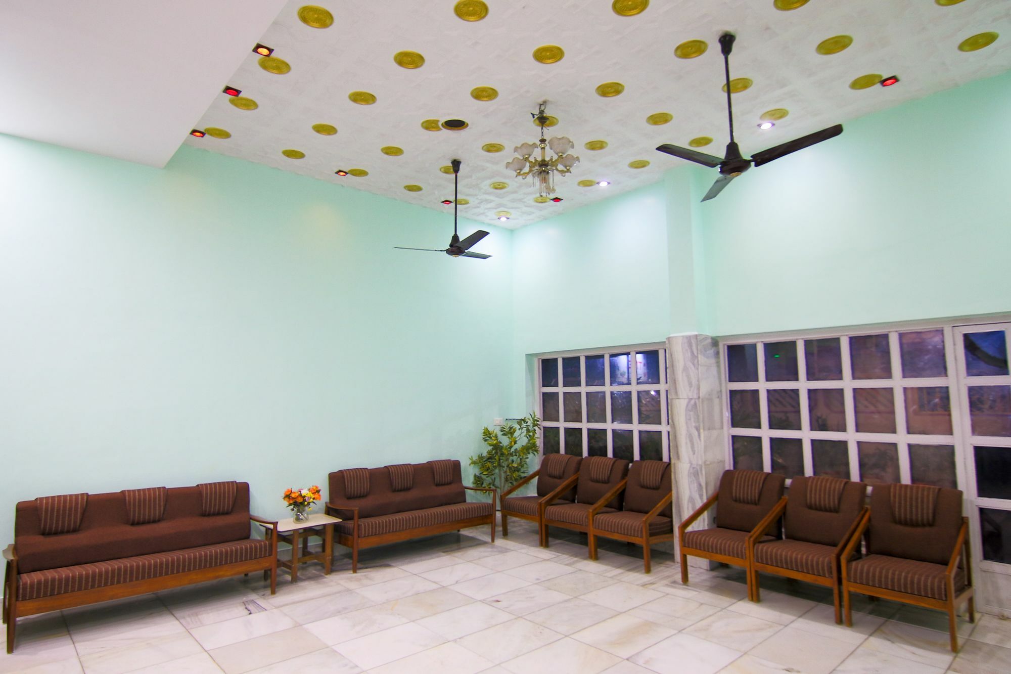 Oyo 10709 Hotel Sbt Visakhapatnam Exterior photo