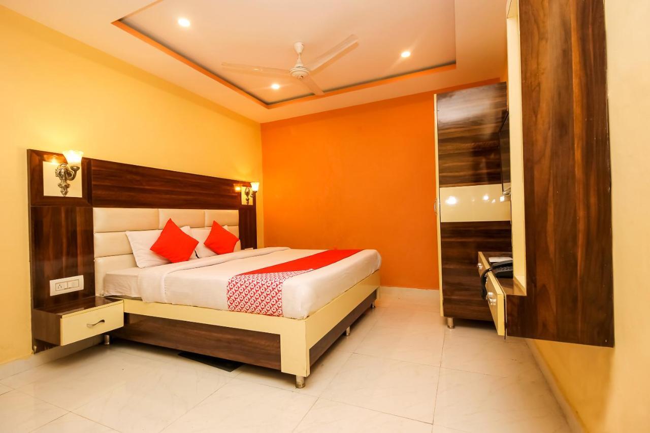 Oyo 10709 Hotel Sbt Visakhapatnam Exterior photo