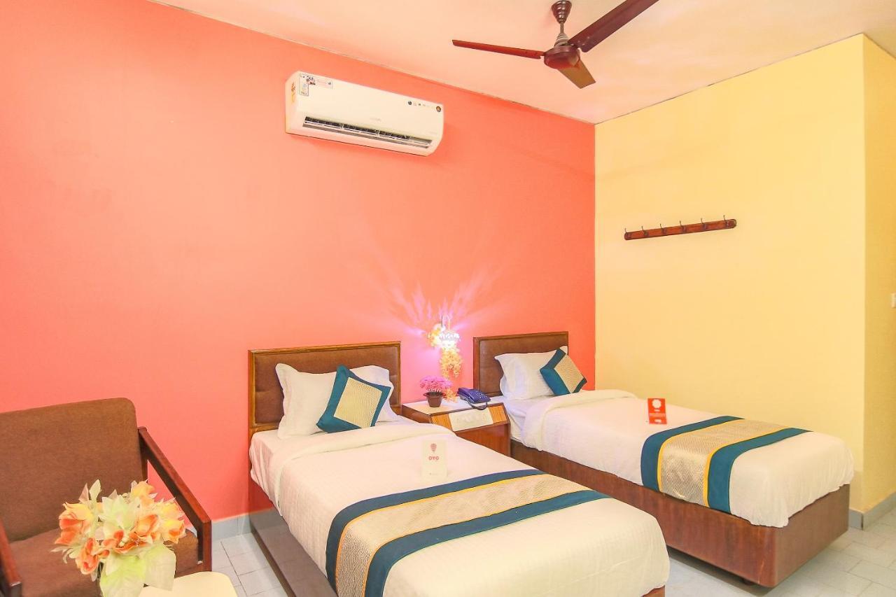 Oyo 10709 Hotel Sbt Visakhapatnam Exterior photo